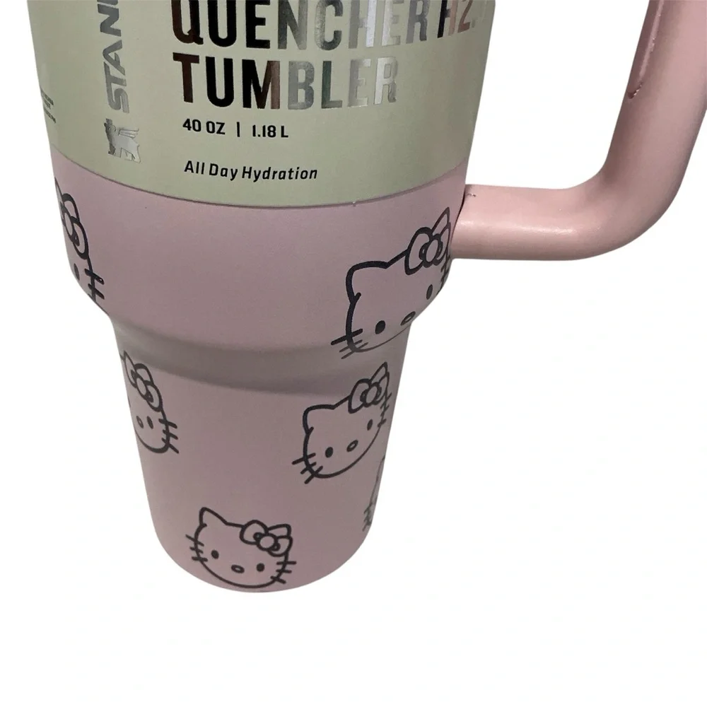 Stanley Quencher H2.0 FlowState Tumbler Edición Esp. Hello Kitty – 40 oz / 1.18L - Picture 3 of 9